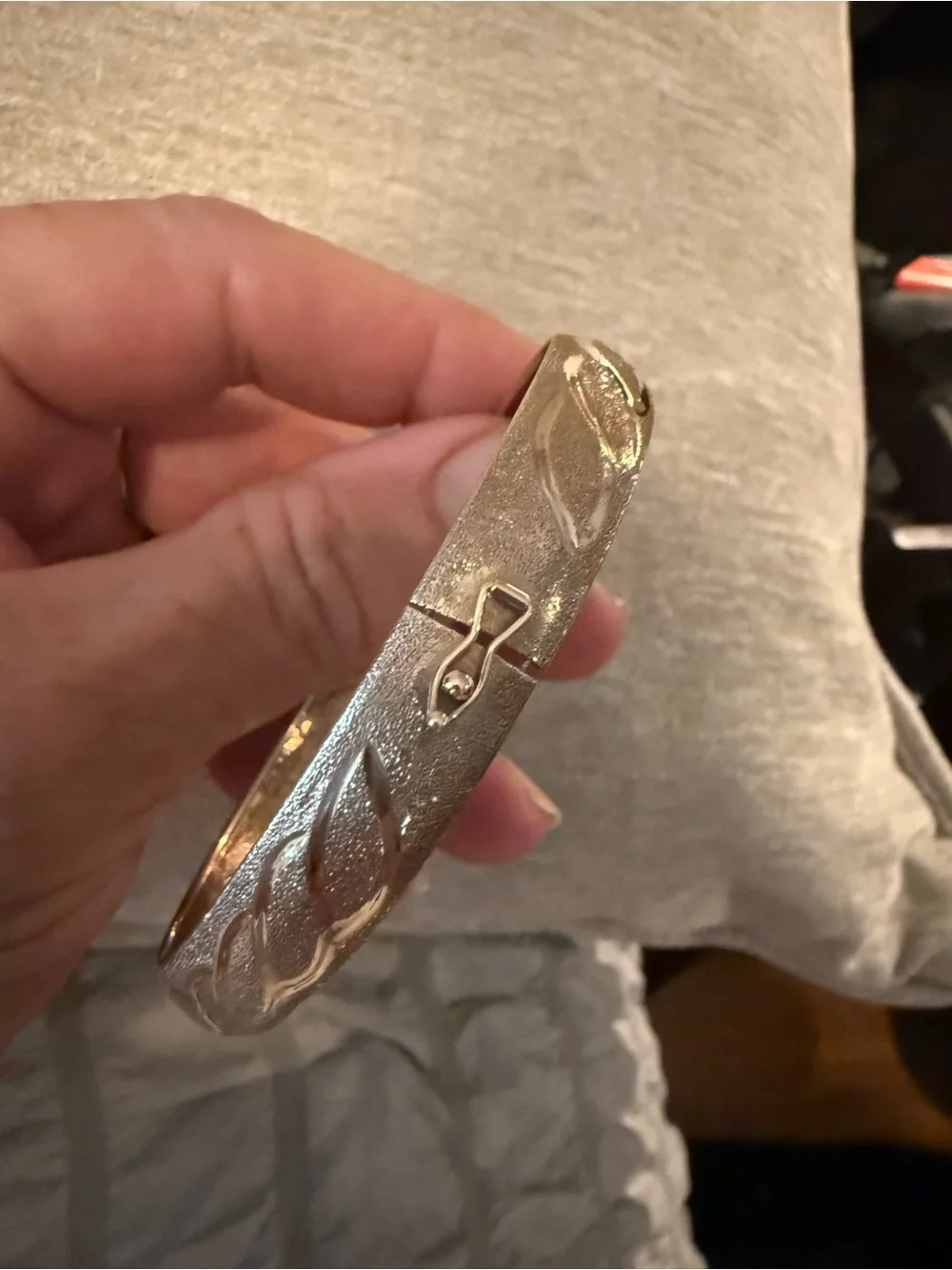N/A shiny silver